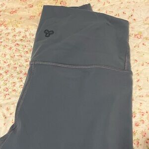 Aritzia TNA Leggings